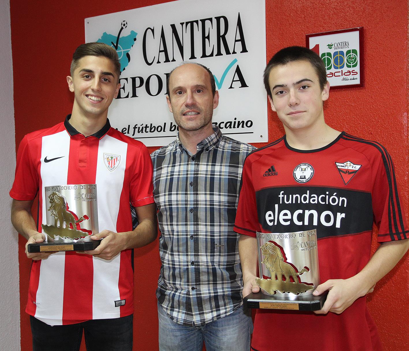 Antonio Salado y Jon Trincado con Fran Rodríguez | Foto: Cantera Deportiva