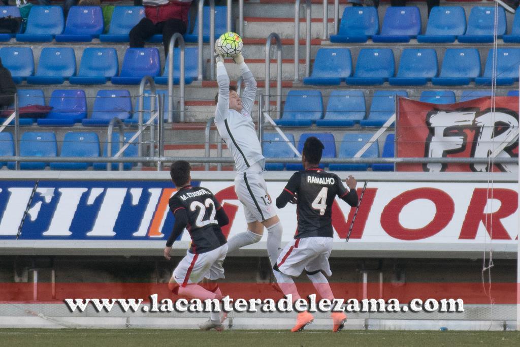 Remiro ante el Numancia | Foto: Unai Zabaaleta