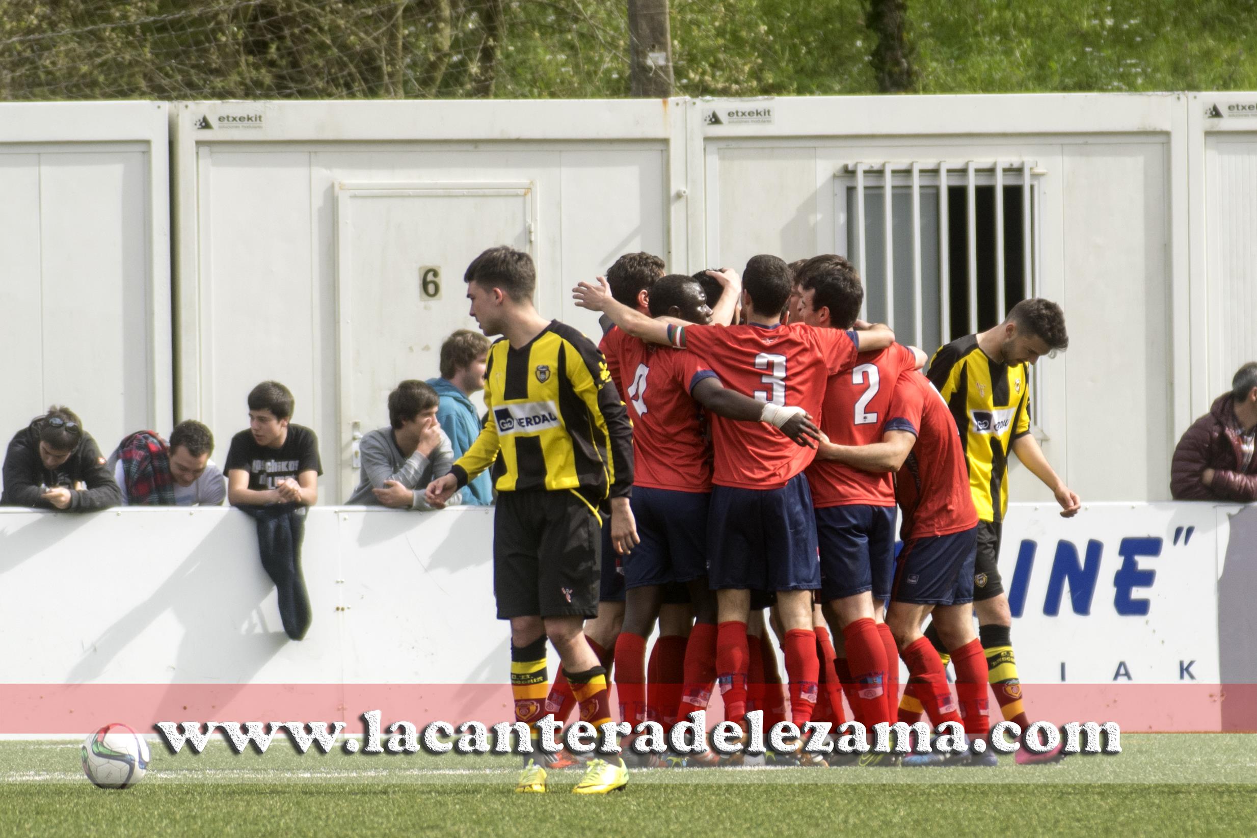 Celebración de uno de los goles locales | Foto: Unai Zabaleta