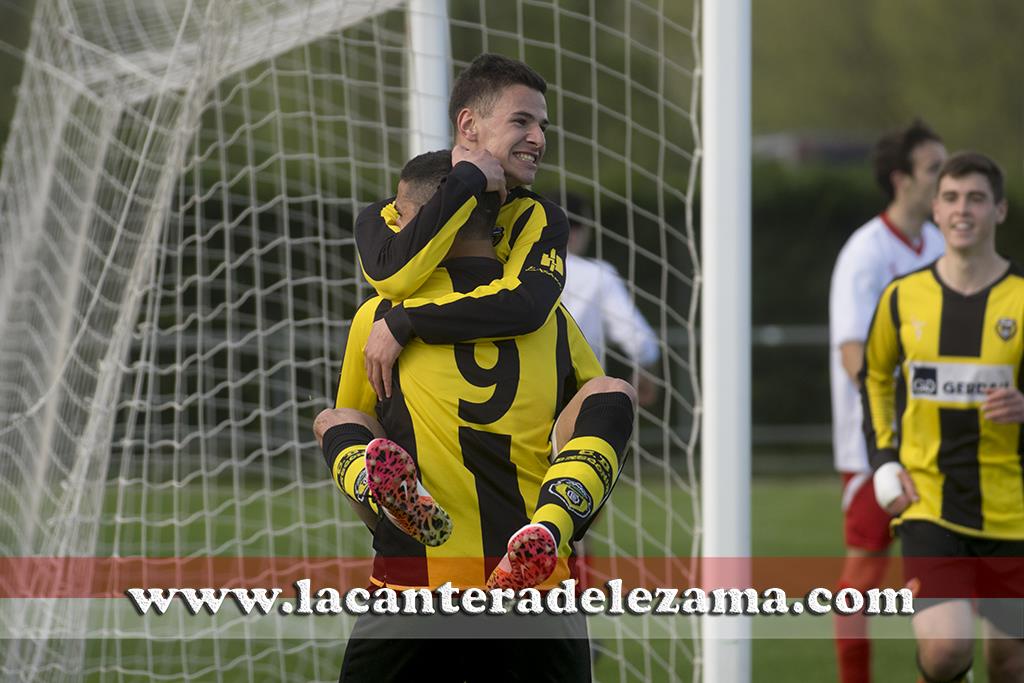 Guru celebra el primer gol del encuentro | Foto: Unai Zabaleta