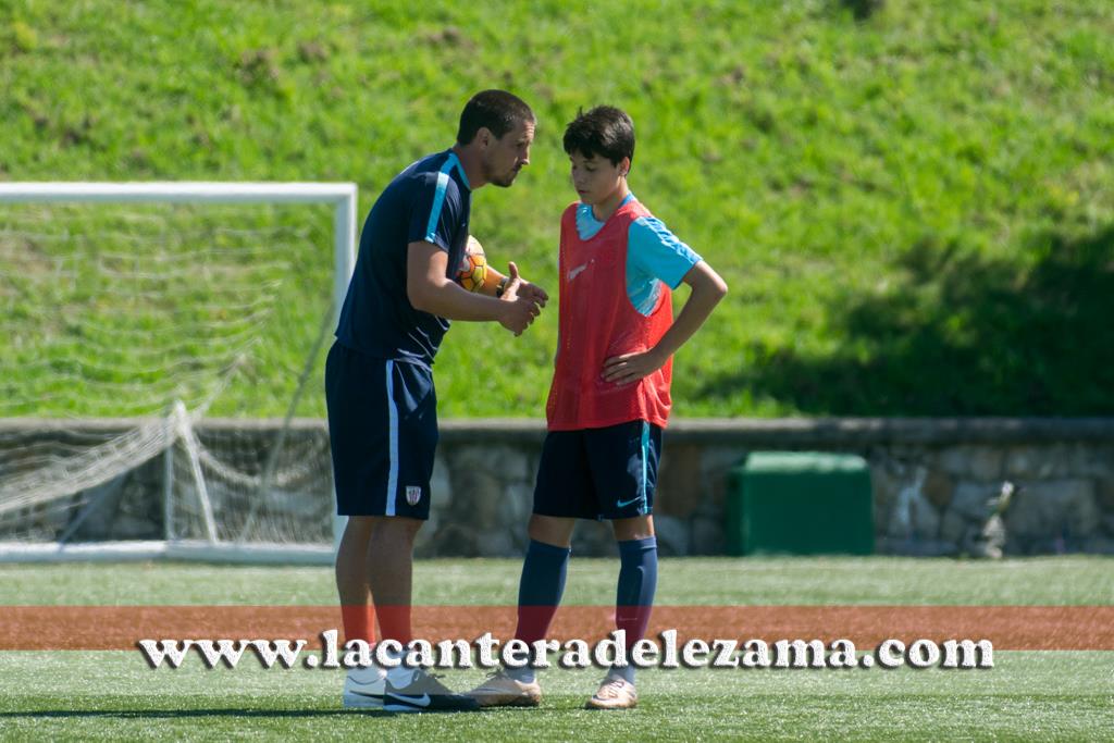 Solabarrieta charlando con Ibarrondo |Foto: Unai Zabaleta