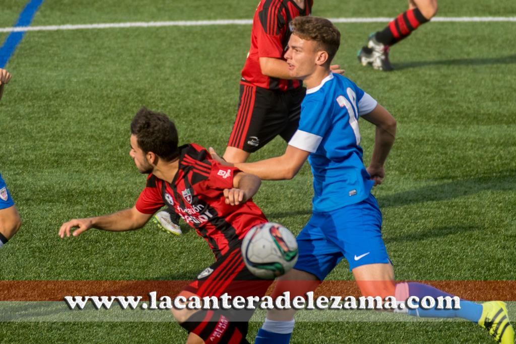 Guillermo ante un jugador del Arenas | Foto de archivo: Unai Zabaleta