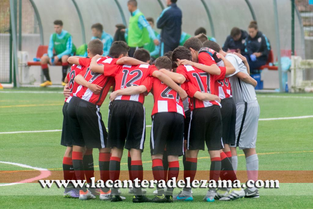 El Athletic cadete A antes del inicio del partido | Foto: Unai Zabaleta