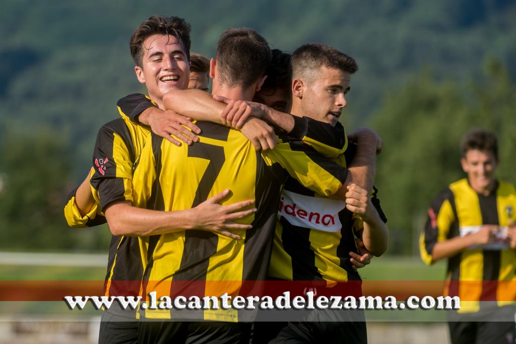 Celebración de un gol del Basconia | Foto: Unai Zabaleta