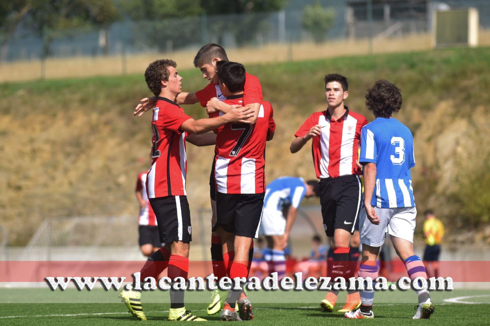 El equipo celebra el gol de Oihan Sancet | Foto: Unai Zabaleta