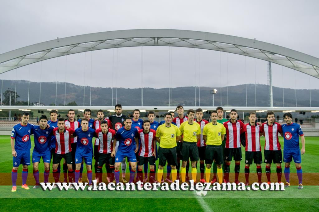 Foto de los dos equipos bajo el arco de Lezama | Foto: Unai Zabaleta