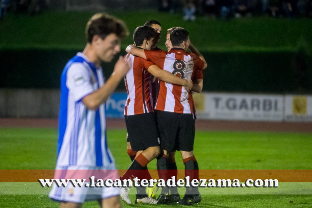 Los cachorros celebran el gol de la victoria | Foto: Unai Zabaleta