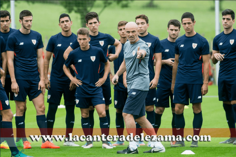 Edu Estibariz (preparador físico) dando ordenes a los cachorros | Foto: Unai Zabaleta