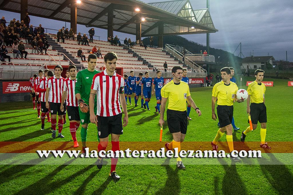 Entrada al campo de los equipos | Foto: Unai Zabaleta