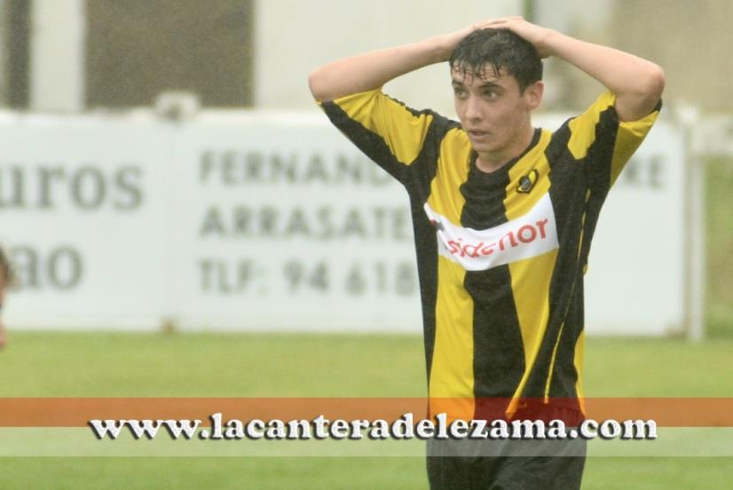 Oier Zarraga lamentándose durante una acción esta temporada | Foto: Unai Zabaleta 