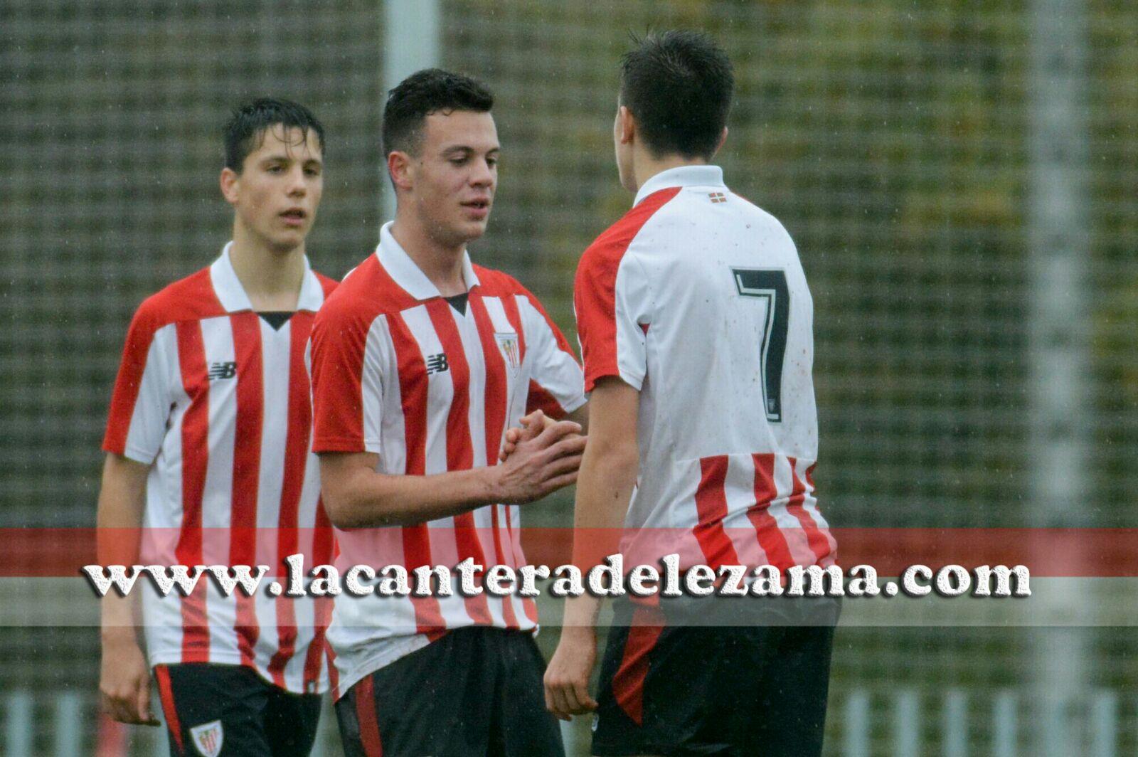 Celebración de un gol entre Azcona y David | Foto: Unai Zabaleta